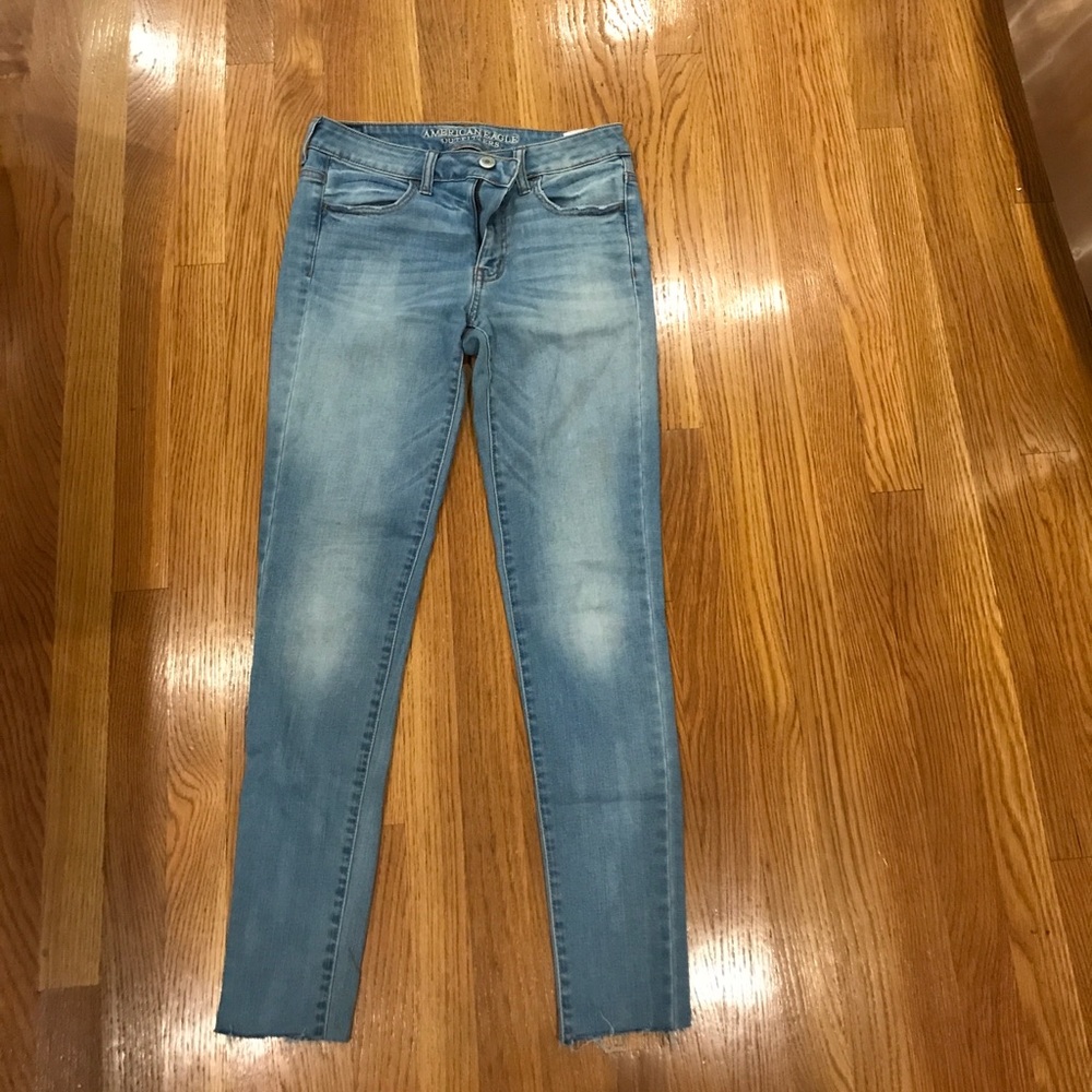 Light wash skinny jeans